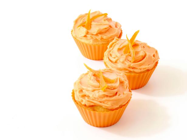 So backt man Orangencreme-Cupcakes