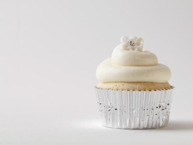 Wie man Schneewittchen-Cupcakes backt