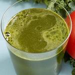 Saft mit Sellerie, Grünkohl und Chiasamen