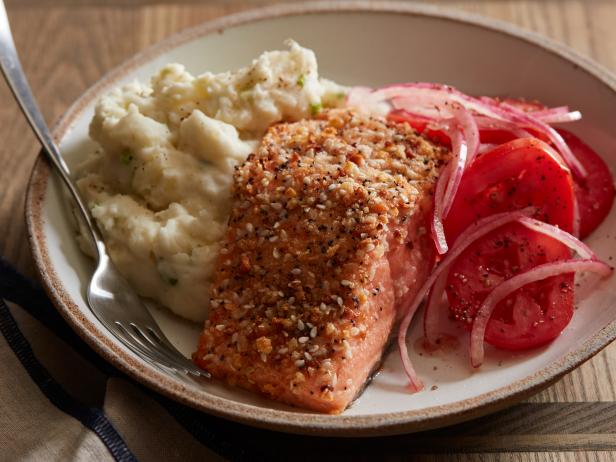 Come preparare il purè di patate con salmone e formaggio cremoso