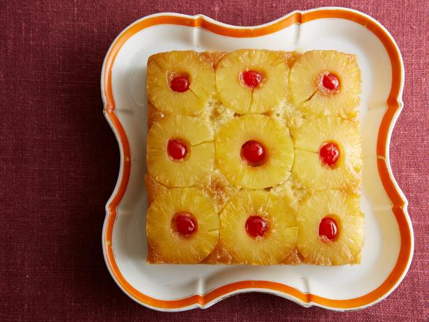 Wie man einen Ananas-Upside-Down-Kuchen zubereitet