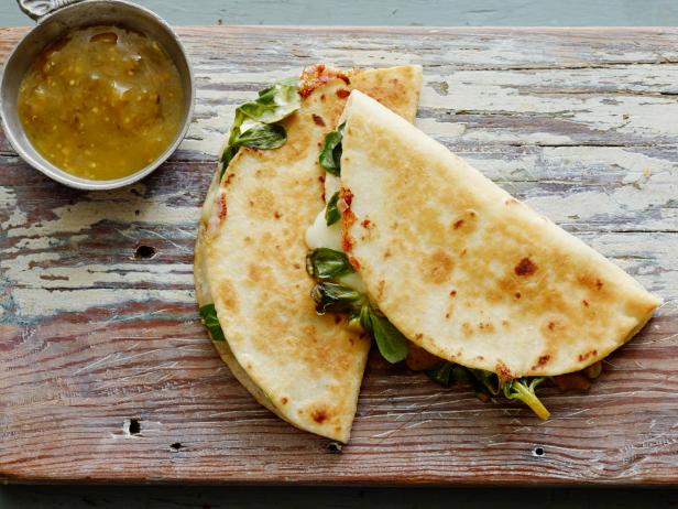 Πώς να φτιάξετε Quesadillas με γλιστρίδα