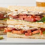 Doppeltes Truthahn-Club-Sandwich