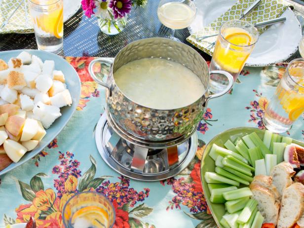 Wie man Käsefondue zubereitet