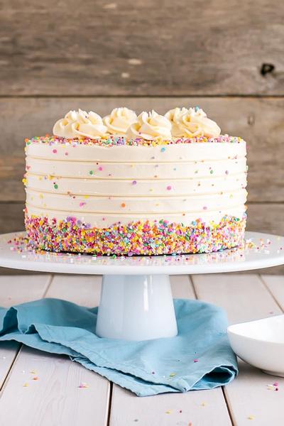Come preparare - Torta classica alla crema di burro alla vaniglia