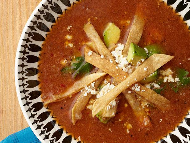 Klasik Tortilla Çorbası Nasıl Yapılır?
