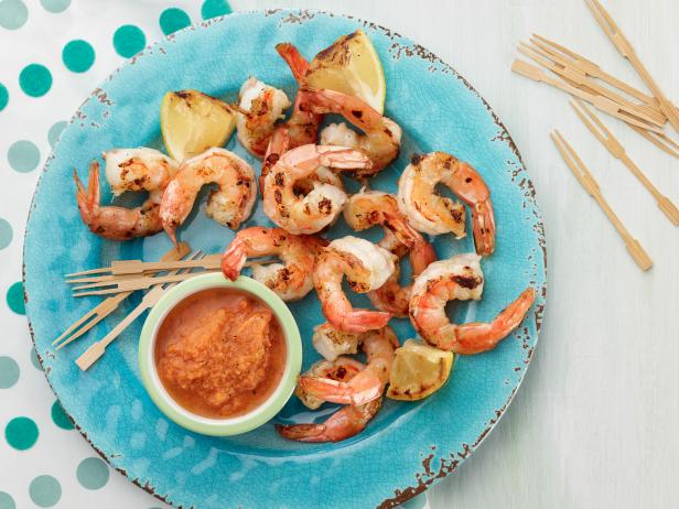 วิธีทำ - กุ้งย่างราดซอสมะเขือเทศอบ