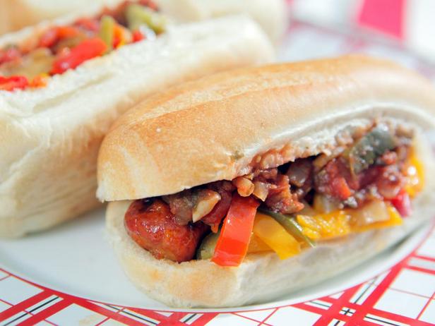 Zubereitung - Hotdogs mit Chorizo-Wurst und scharfer Salsa
