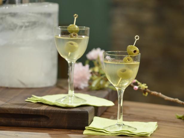So bereiten Sie einen klassischen Martini-Cocktail zu
