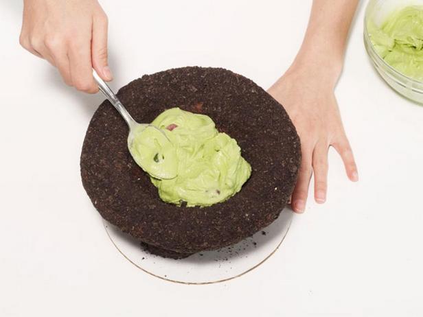 Füllen Sie den Kuchen mit Eiscreme
