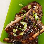 Würzige Schweinerippchen mit Hoisin-Glasur