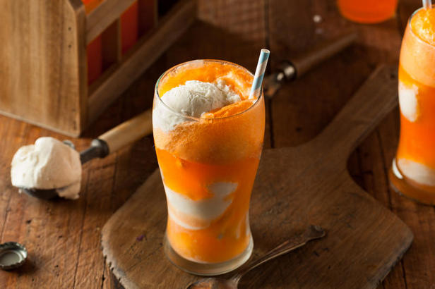 Wie man einen Eiscreme-Float zubereitet