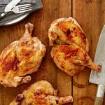 Chicken Tabaka in einer Bratpfanne