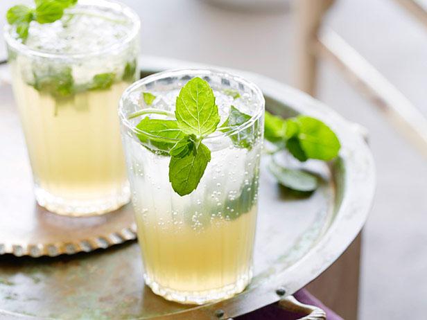 Zubereitung - Mint Julep mit Nimbu Pani