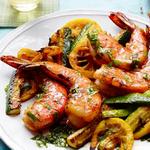 Garnelen mit gebackener Zitrone und Zucchini