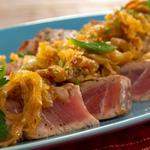 Gegrillter Thunfisch mit karamellisierten Zwiebeln, Zimt und Minze