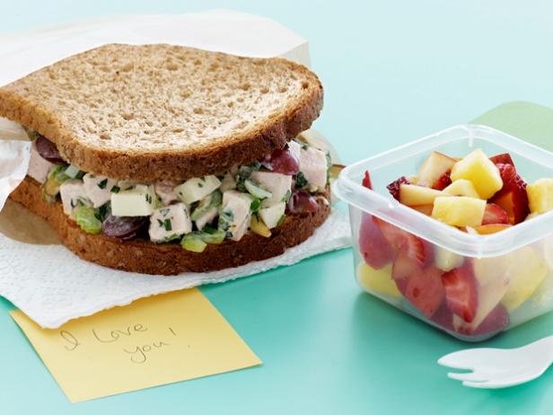 Come preparare - Panini croccanti con insalata di tacchino