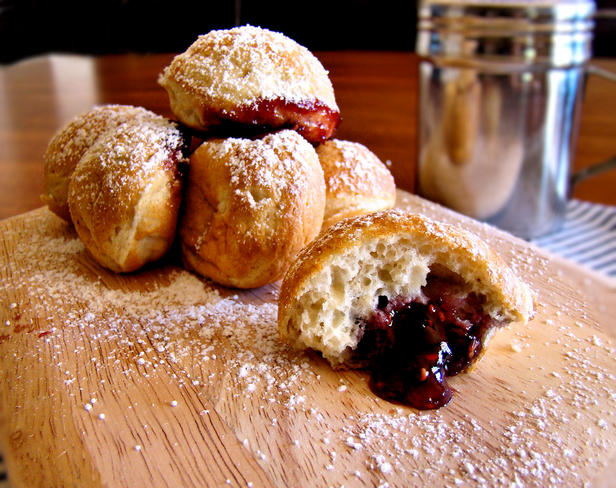 Wie man Brioche-Brötchen backt