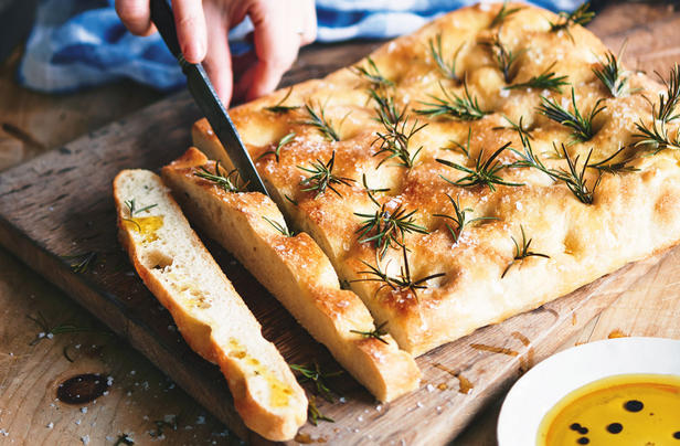 Wie man klassische Focaccia zubereitet