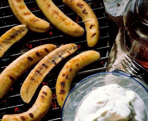Wie man gegrillte Bananen Foster zubereitet
