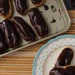 Eclairs mit Schokoladenglasur