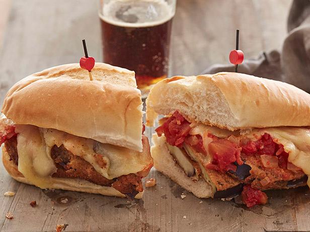 So macht man ein Auberginen-Sandwich