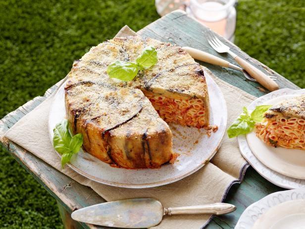 Wie man Auberginen-Timbale mit Pasta zubereitet
