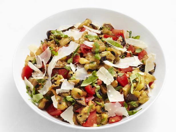 Come preparare l'insalata di melanzane fritte