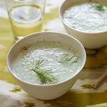 Kalte, cremige Gurkensuppe