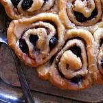 Hüttenkäsebrötchen mit Blaubeeren