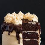 Saftiger Schokoladenkuchen mit Vanillebuttercreme