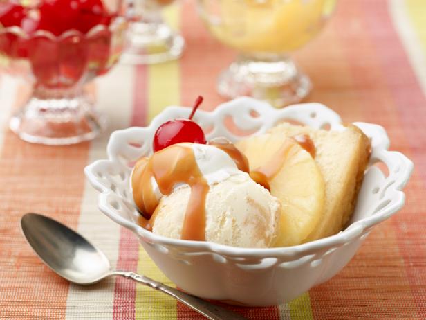 Wie man einen Ananas-Eisbecher mit hausgemachtem Eis zubereitet