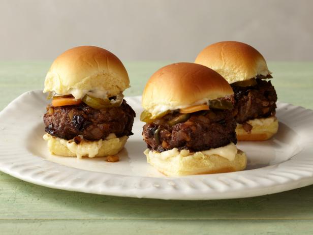 Wie man Picadillo-Slider-Sandwiches zubereitet