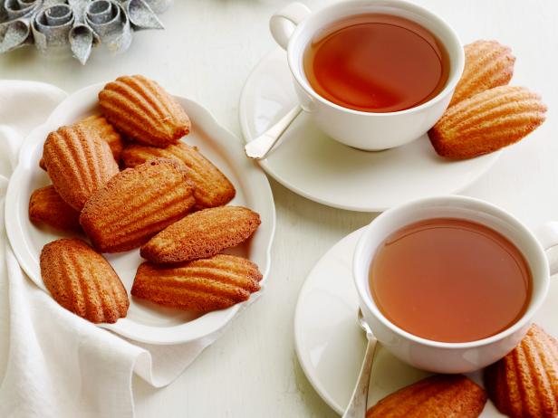 Πώς να φτιάξετε μπισκότα Madeleine με καστανό βούτυρο
