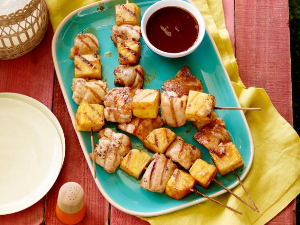 Wie man Hähnchenschenkel-Ananas-Schaschlik zubereitet