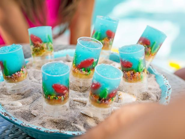 So macht man Wackelpudding-Pops am Stiel