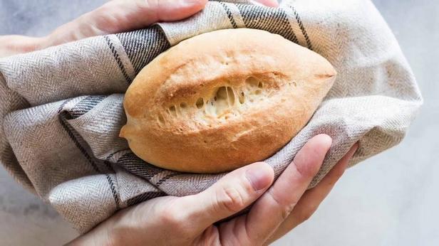 Come preparare i Bolillos messicani: panini con crosta croccante