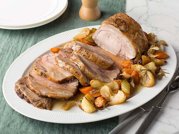 Come cucinare - Lonza di maiale al forno con mele fritte e salsa gravy