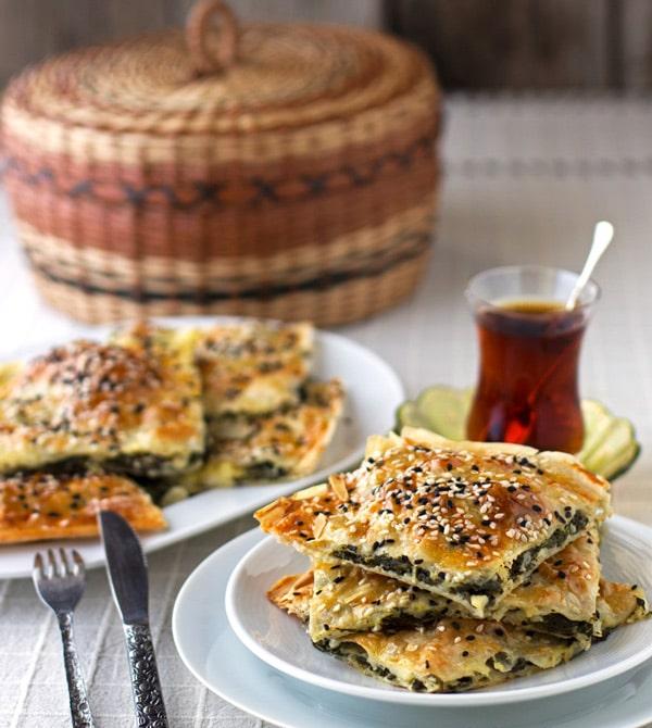 طريقة تحضير البوريك بالسبانخ وجبنة الفيتا