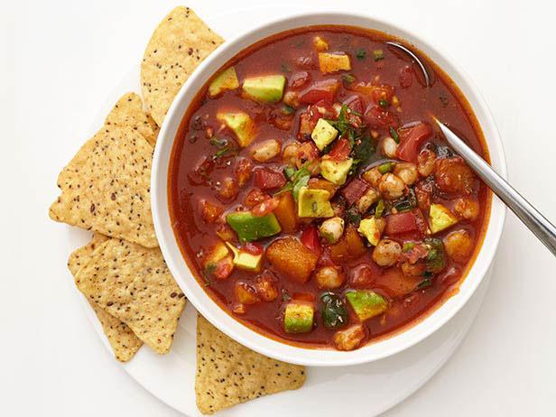 Πώς να φτιάξετε Posole - Χοντρό στιφάδο καλαμποκιού