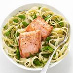 Fettuccine mit Lachs und Zuckerschoten