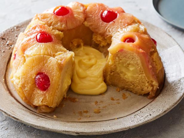 Wie man Rum-Pina-Colada-Kuchen zubereitet