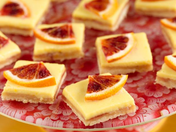 Wie man einen Zitronen-Clementinen-Riegelkuchen zubereitet