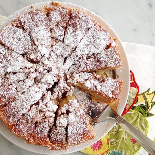 Wie man Apfel-Walnuss-Kuchen zubereitet