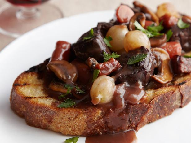 Πώς να μαγειρέψετε - Boeuf Bourguignon - μια κλασική συνταγή