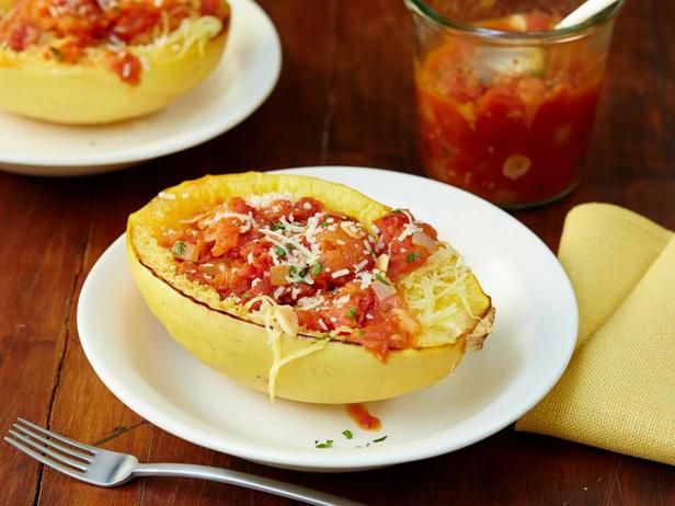 Spagettkõrvits vürtsika tomati-marinara kastmega