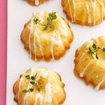 Thymian-Cupcakes mit Zitronenglasur
