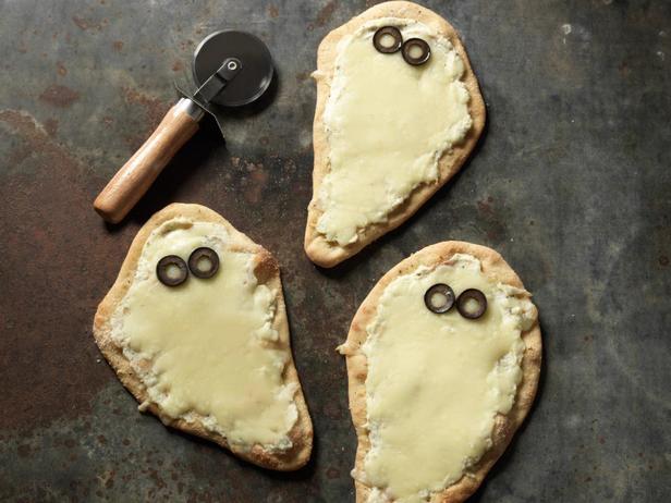 Foto des Gerichts – Portionierte Käsepizzen „Geister“