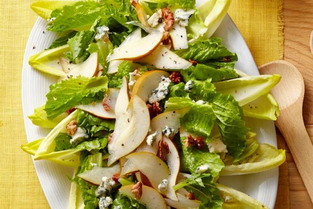 Foto des Gerichts – Chicoréesalat mit Birne und Gorgonzola