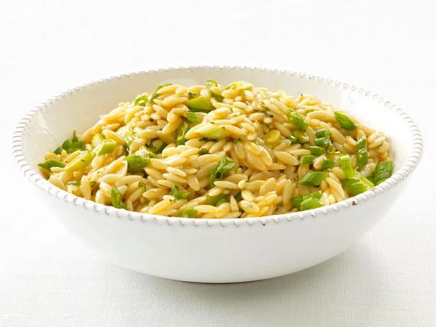 Foto des Gerichts – Orzo-Nudelrisotto mit Frühlingszwiebeln